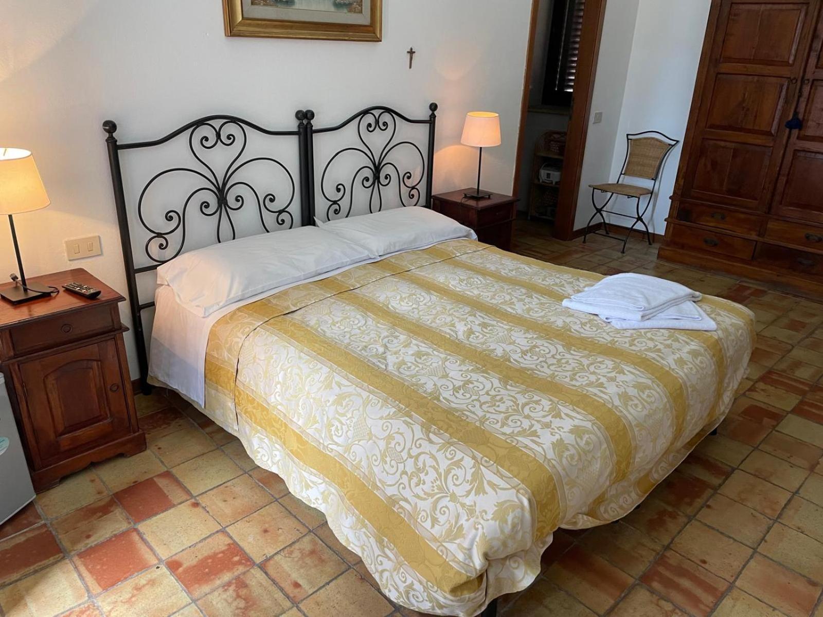 SantʼAgata di Militello Agriturismo Villa Luca מראה חיצוני תמונה
